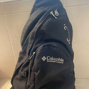 One shoulder Columbia back pack.